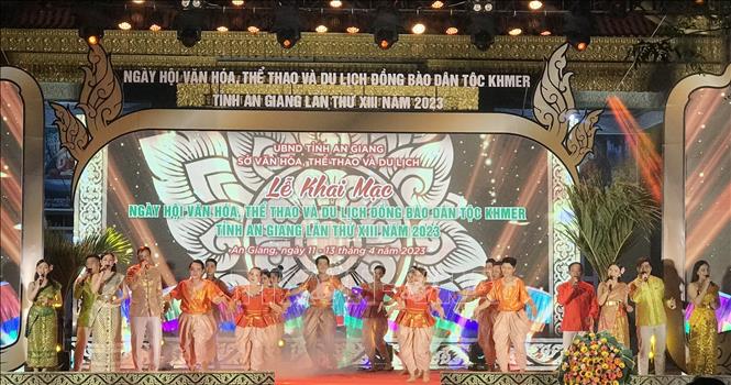 Khai mạc Ngày hội Văn hóa, Thể thao và Du lịch đồng bào dân tộc Khmer tỉnh An Giang - Ảnh 2.