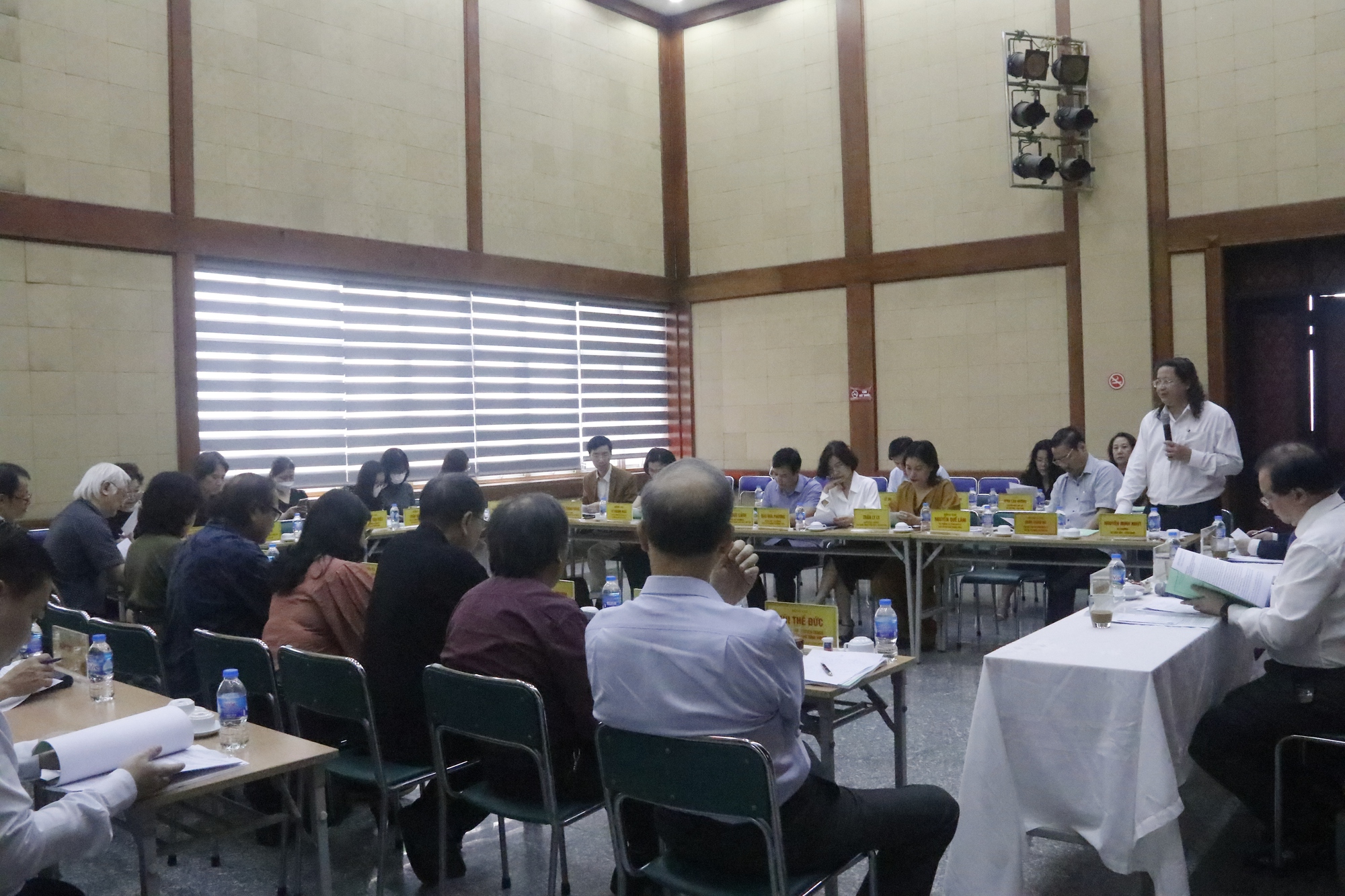 Động viên văn nghệ sĩ tích cực tham gia hưởng ứng sáng tạo các tác phẩm văn học, nghệ thuật chất lượng cao  - Ảnh 4.