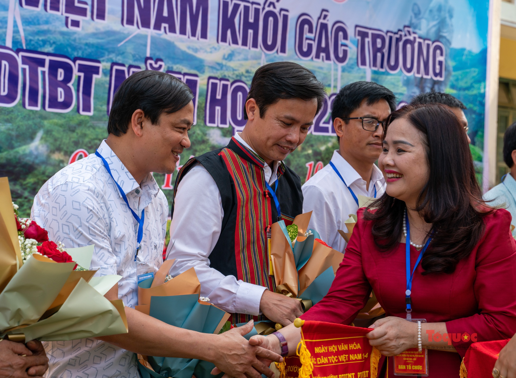 Đa sắc màu văn hóa trong ngày hội văn hóa các dân tộc của học sinh Quảng Trị - Ảnh 16.