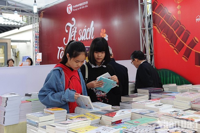 Khuyến khích, tôn vinh văn hóa đọc - Ảnh 1.