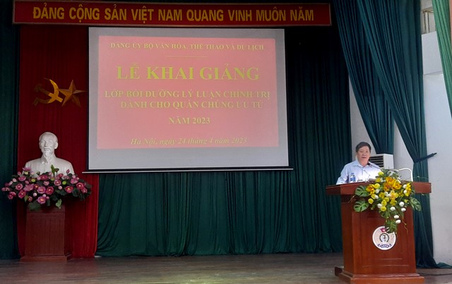 Khai giảng lớp bồi dưỡng lý luận chính trị dành cho quần chúng ưu tú năm 2023 - Ảnh 1.