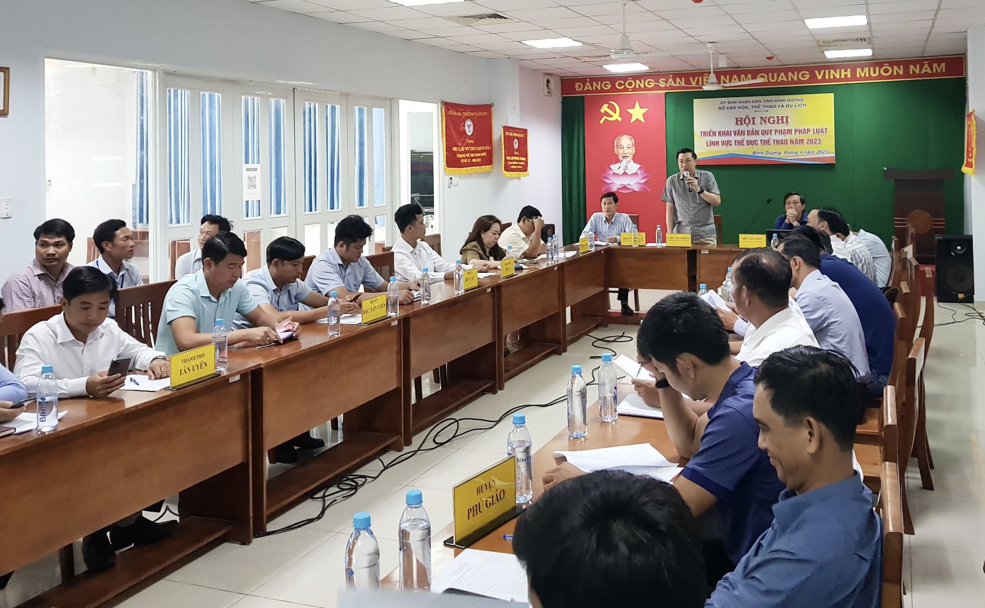 Bình Dương tập huấn triển khai các văn bản quy phạm pháp luật về thể dục thể thao năm 2023  - Ảnh 1.