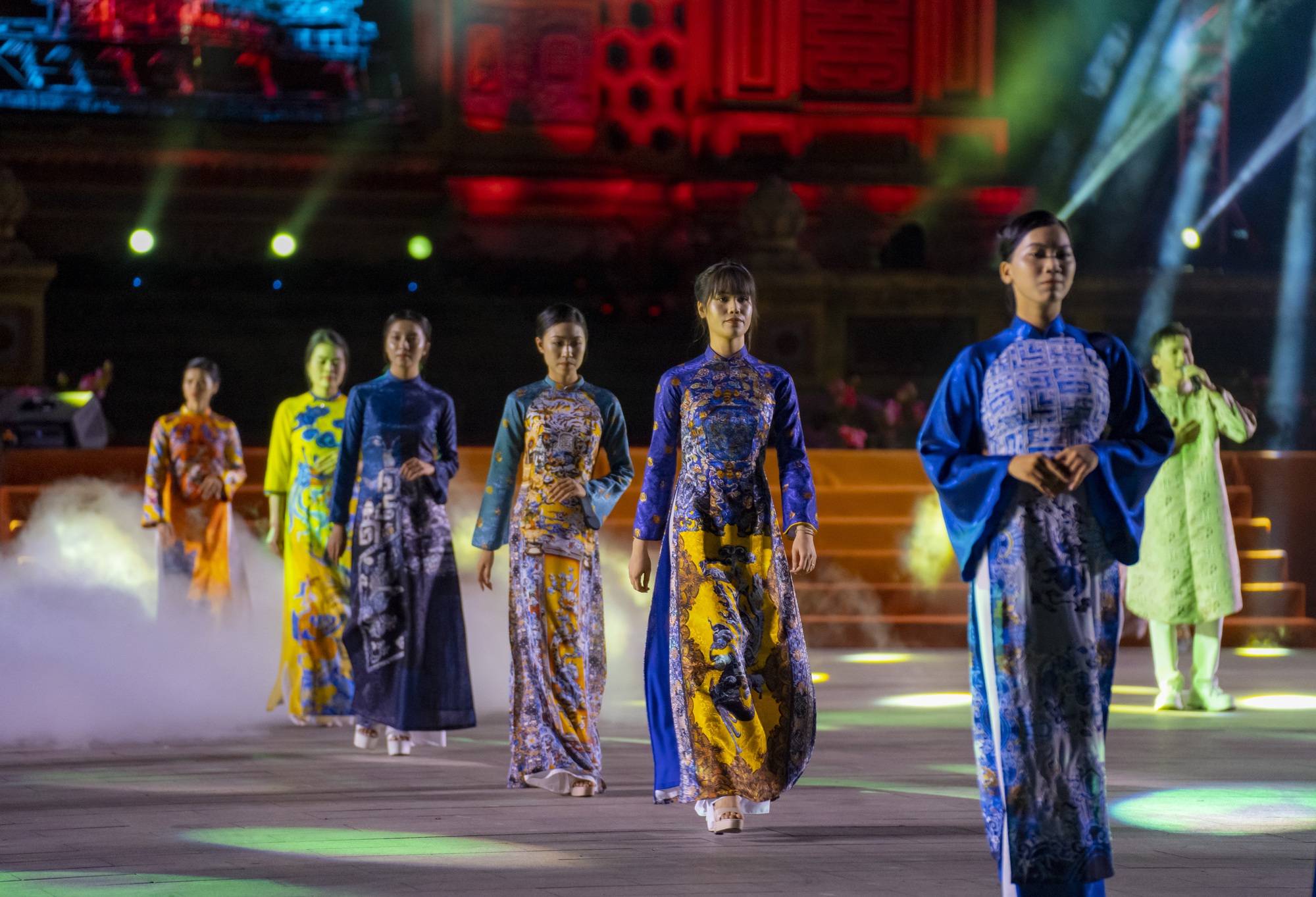 Khai mạc Festival nghề truyền thống Huế 2023: "Tinh hoa nghề Việt" - Ảnh 4.