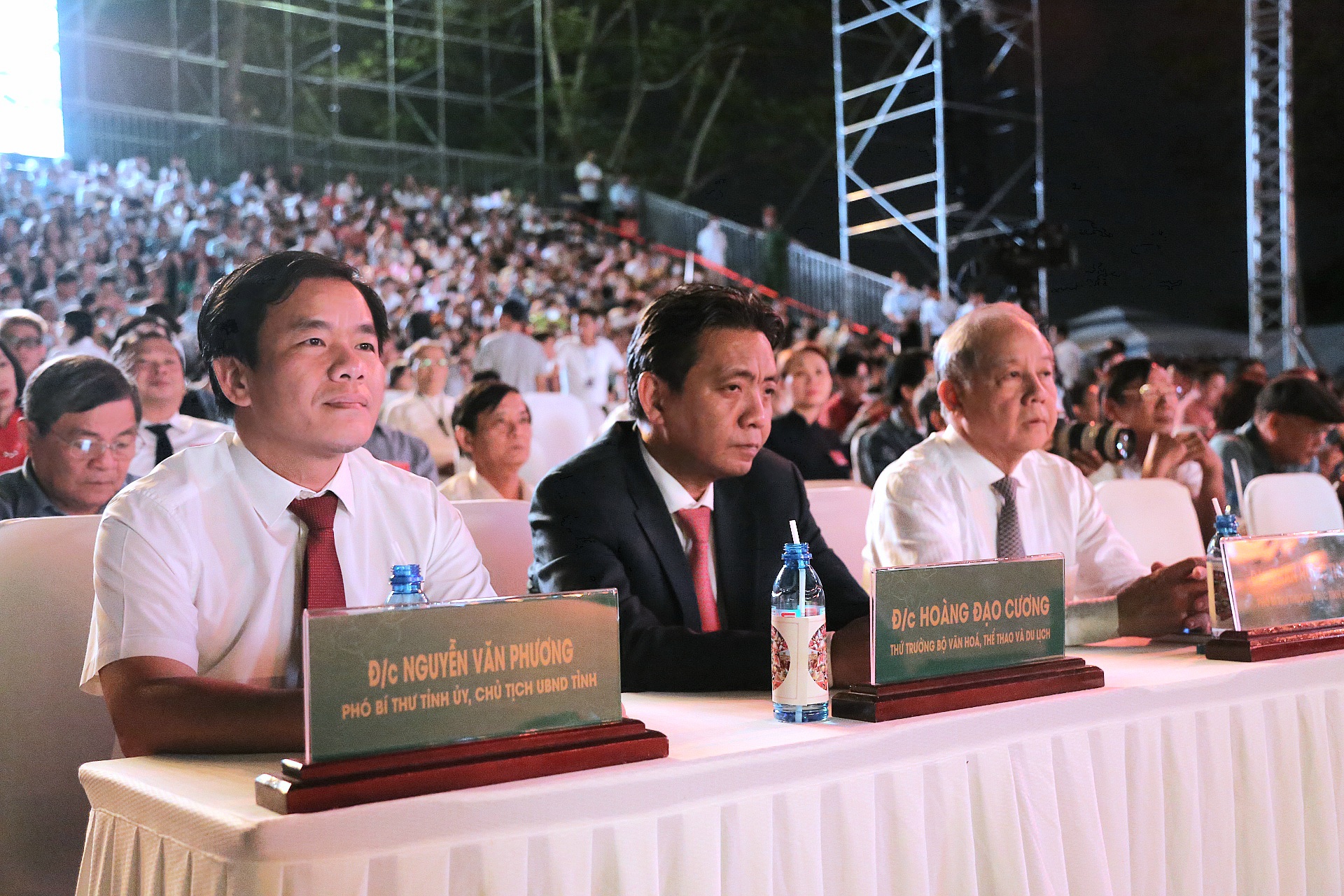 Khai mạc Festival nghề truyền thống Huế 2023: "Tinh hoa nghề Việt" - Ảnh 1.