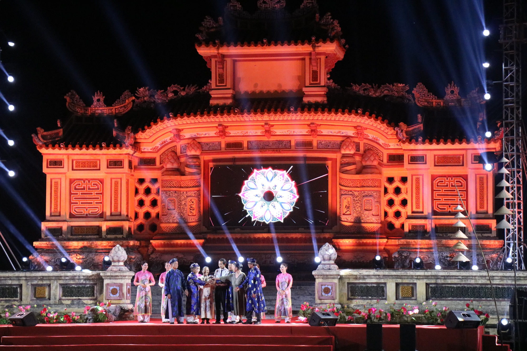Khai mạc Festival nghề truyền thống Huế 2023: "Tinh hoa nghề Việt" - Ảnh 2.