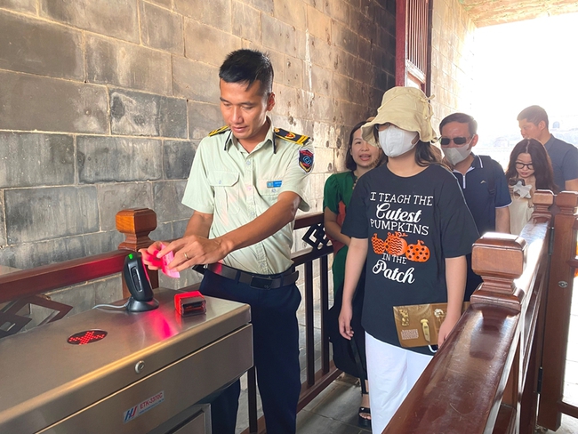 Tiếp tục nâng cấp, hoàn thiện hệ thống vé điện tử tham quan di tích Cố đô Huế - Ảnh 3.