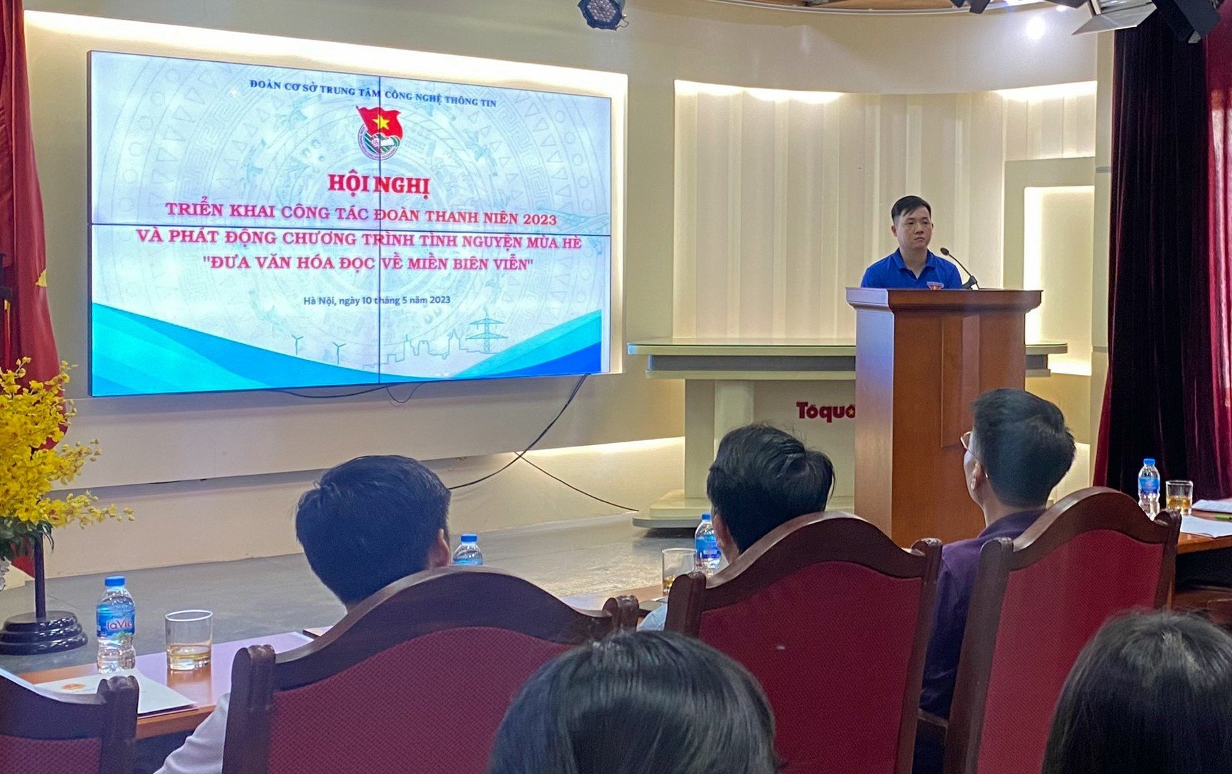 Phát động chương trình thiện nguyện "Cùng mang sách về miền núi cao, hải đảo" - Ảnh 1.