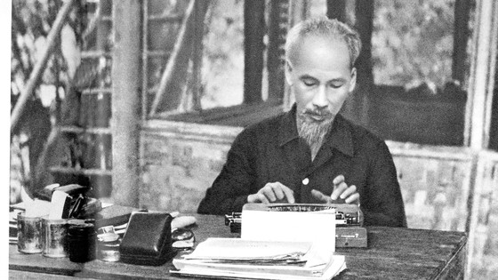 Tư tưởng Hồ Chí Minh là ngọn đuốc soi đường cho cách mạng Việt Nam  - Ảnh 3.