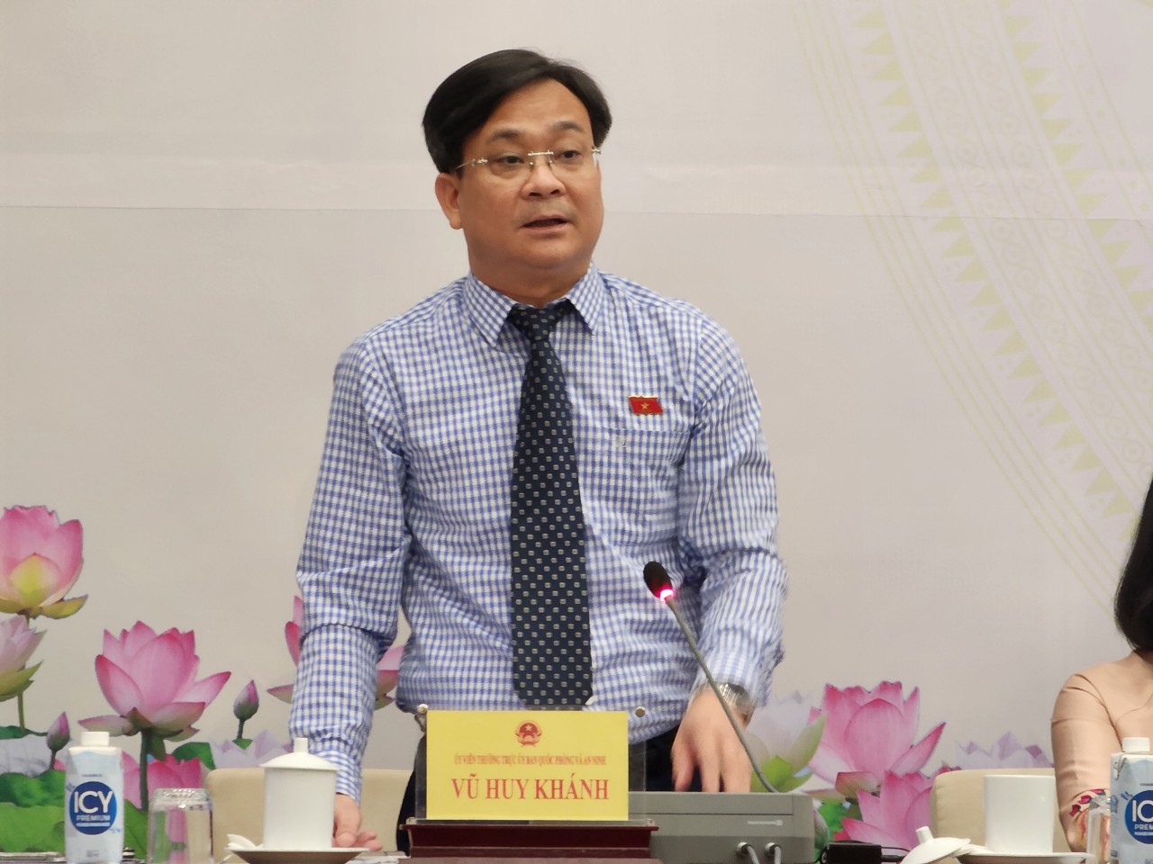 Sửa 2 luật để thông qua 1 luật nhằm tạo chính sách thông thoáng về thị thực, lưu trú - Ảnh 1.