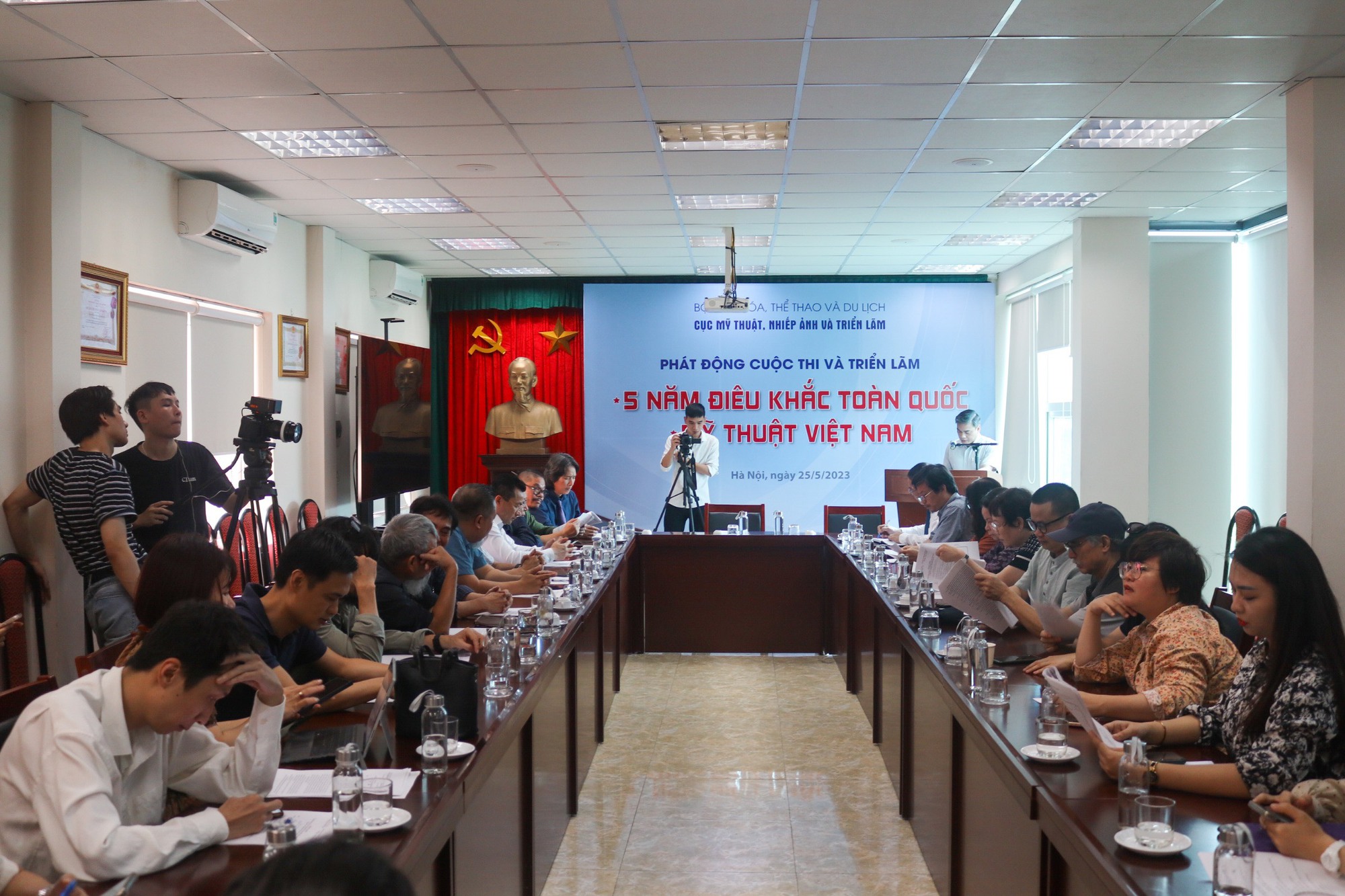 Tổ chức Cuộc thi và triển lãm tôn vinh sự sáng tạo của giới nghệ thuật Việt Nam - Ảnh 2.