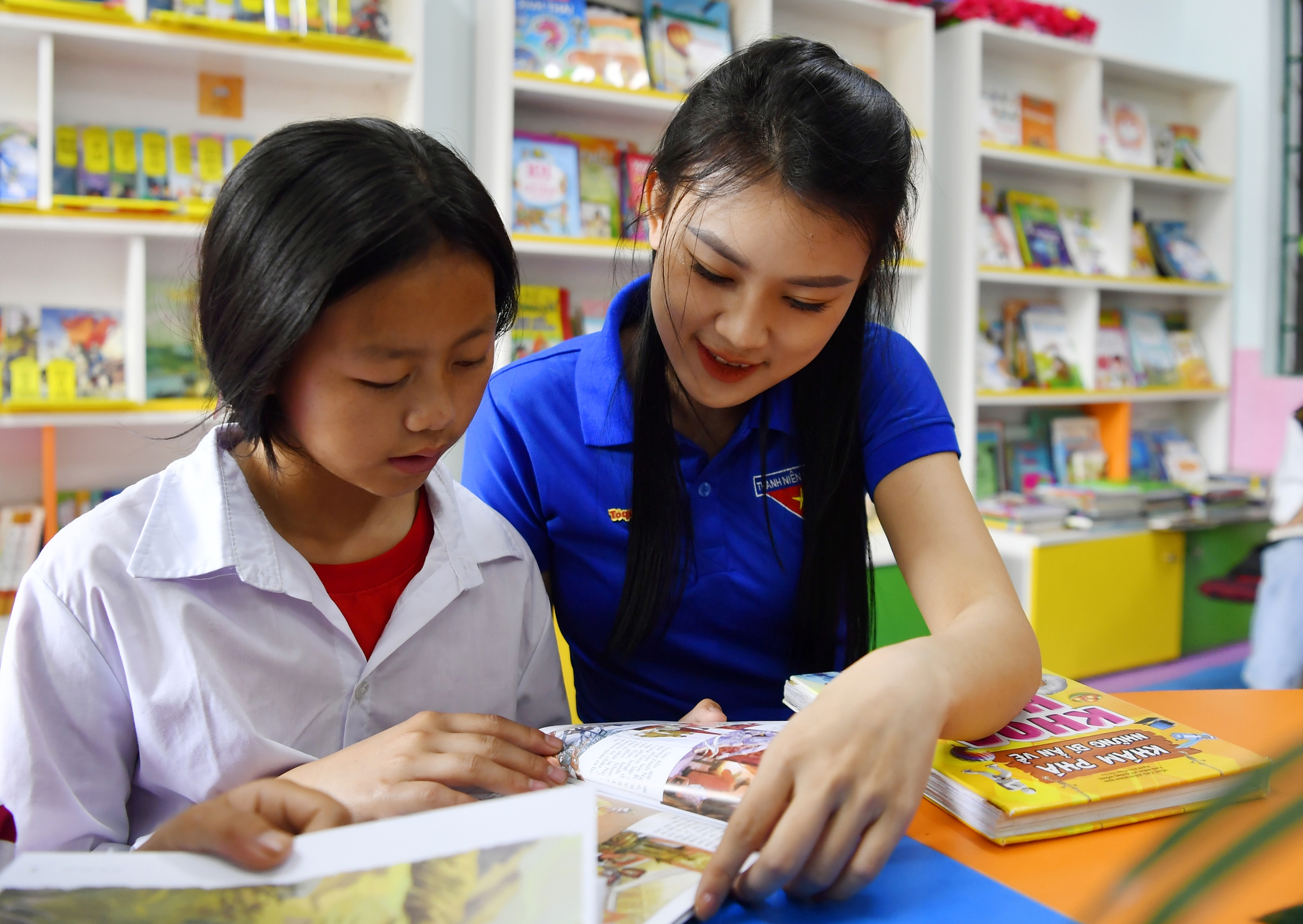 "Thư viện trên đá": Mang văn hóa đọc tới học sinh vùng cao - Ảnh 11.