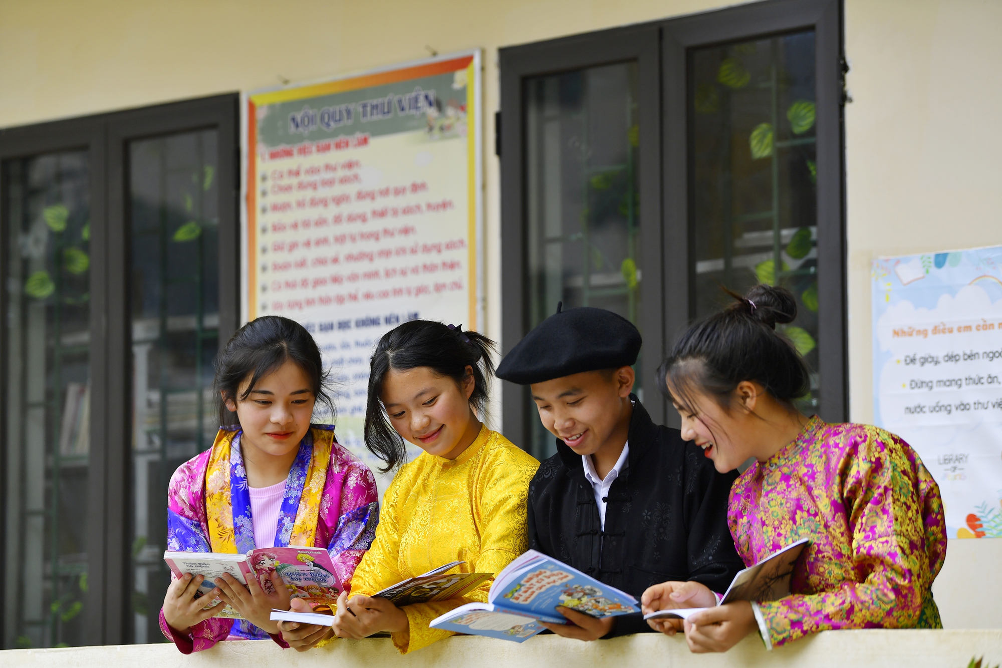 "Thư viện trên đá": Mang văn hóa đọc tới học sinh vùng cao - Ảnh 2.