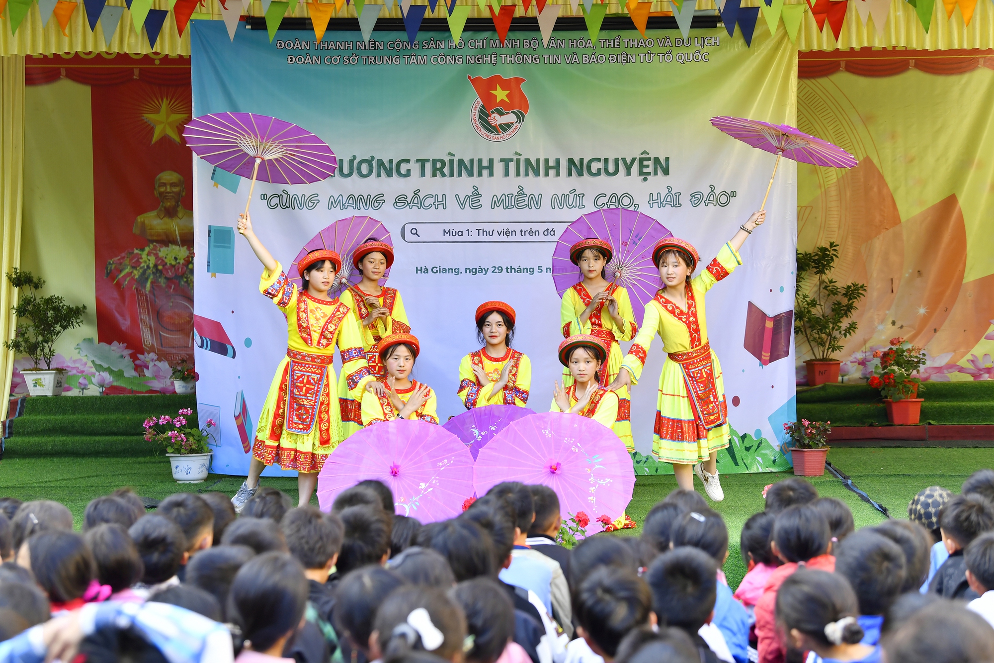 "Thư viện trên đá": Mang văn hóa đọc tới học sinh vùng cao - Ảnh 3.