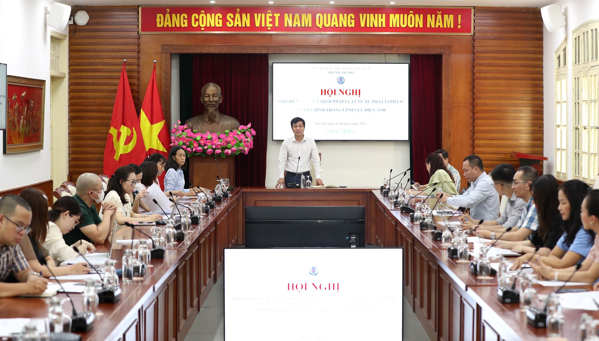 Phổ biến phim trên không gian mạng: Doanh nghiệp chủ động, tăng trách nhiệm - Ảnh 1.