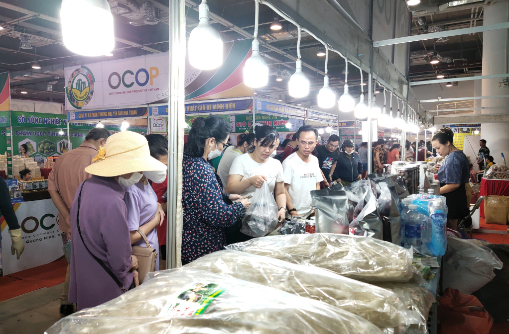 Quảng Ninh phát triển sản phẩm OCOP gắn với du lịch - Ảnh 1.