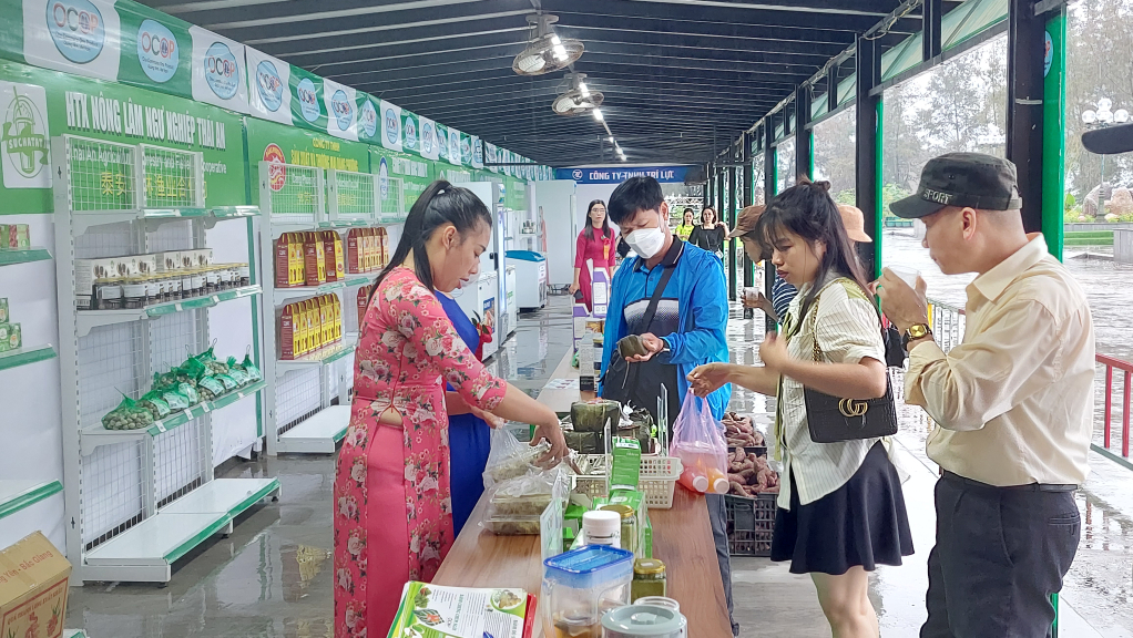 Quảng Ninh phát triển sản phẩm OCOP gắn với du lịch - Ảnh 4.