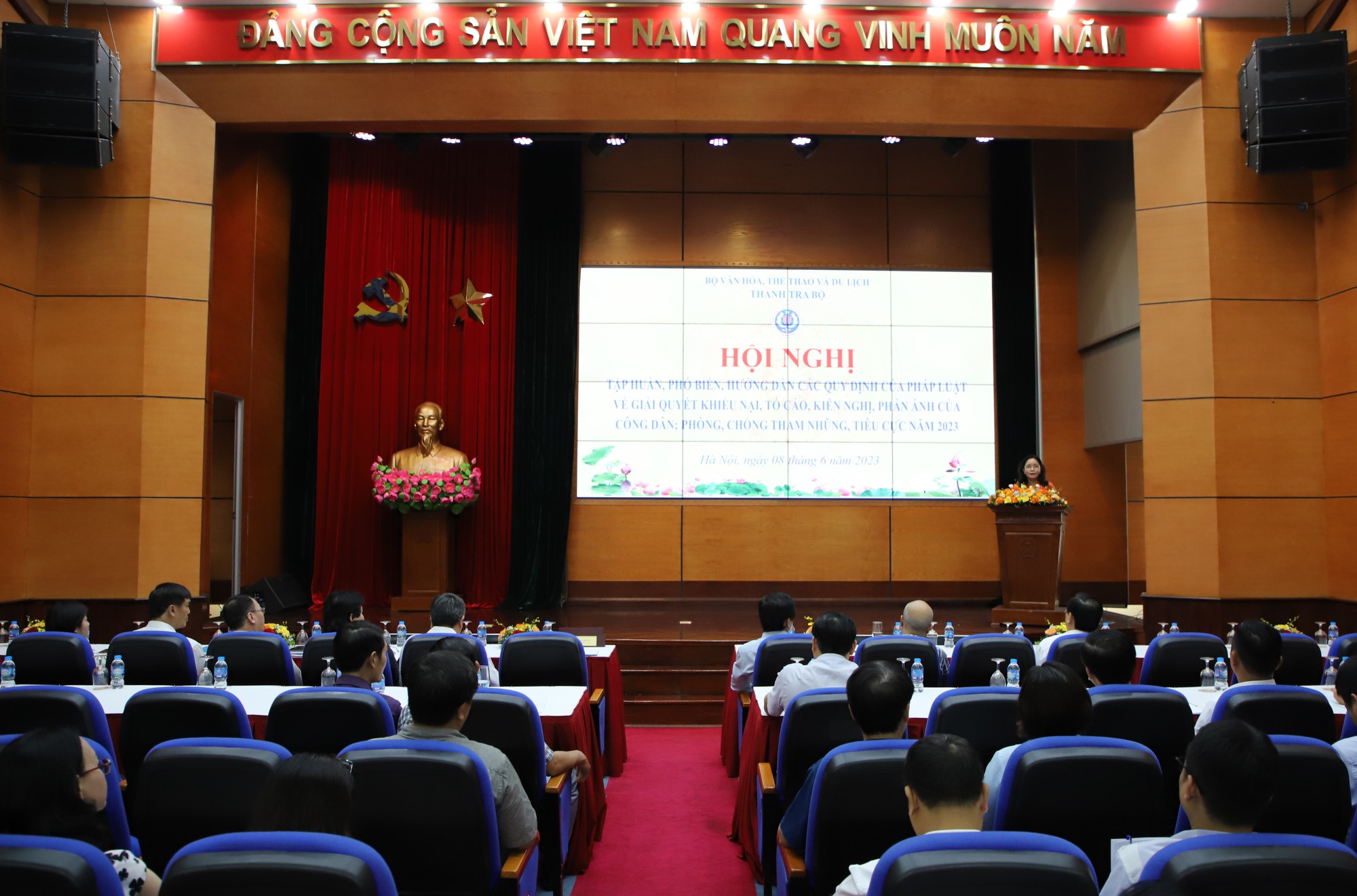 Thứ trưởng Trịnh Thị Thủy: Kiến nghị, phản ánh của công dân là một "kênh" để ngành VHTTDL nắm bắt tình hình thực tiễn - Ảnh 1.