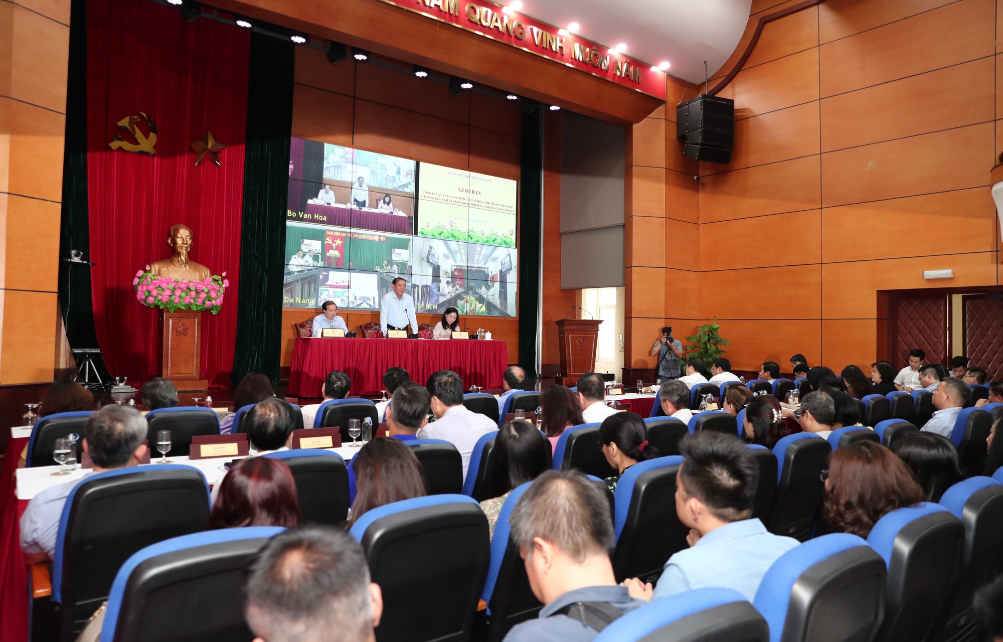 Bộ trưởng Nguyễn Văn Hùng: "Không né tránh, chọn việc dễ bỏ việc khó" - Ảnh 7.