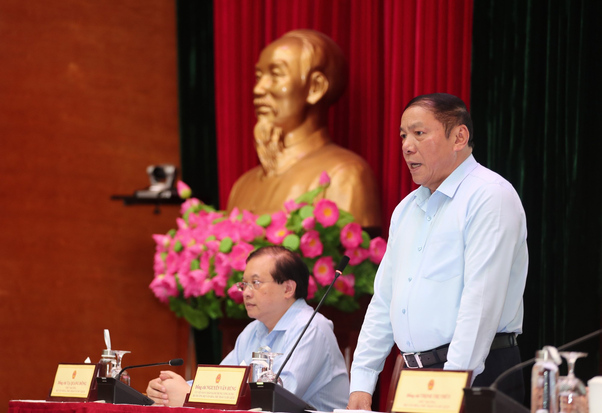 Bộ trưởng Nguyễn Văn Hùng: "Không né tránh, chọn việc dễ bỏ việc khó" - Ảnh 2.