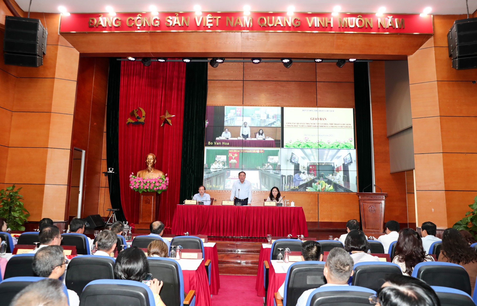 Bộ trưởng Nguyễn Văn Hùng: "Không né tránh, chọn việc dễ bỏ việc khó" - Ảnh 1.