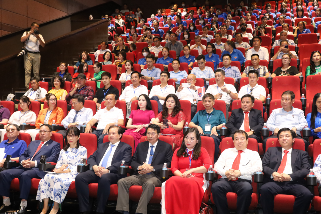 Khai mạc chương trình chiếu phim “Dấu ấn Khánh Hòa qua điện ảnh” - Ảnh 3.