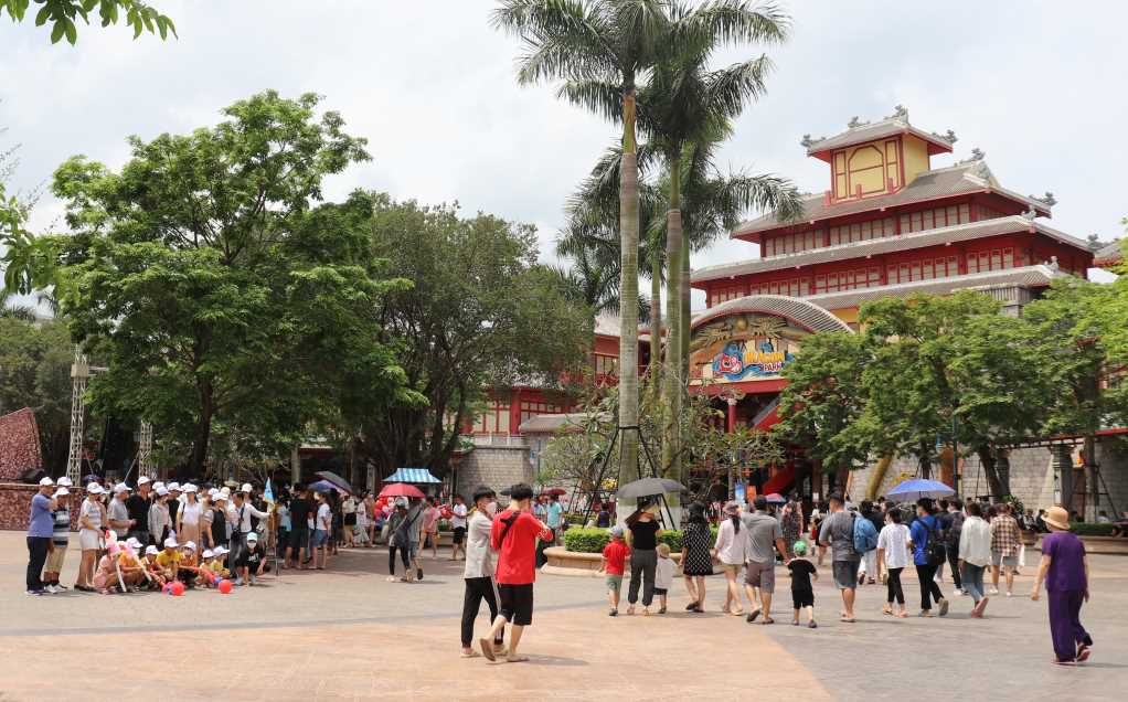 Quảng Ninh: Sôi động du lịch cuối tuần - Ảnh 2.