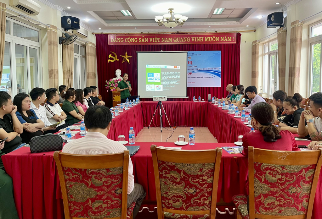 Cao Bằng: Giới thiệu về công viên địa chất, mạng lưới CVĐC Toàn cầu khu vực châu Á - Thái Bình Dương cho các đơn vị lưu trú - Ảnh 1.