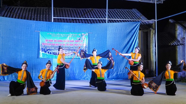 Điện Biên: Bảo tồn, lan tỏa nghệ thuật xòe Thái gắn với phát triển du lịch - Ảnh 1.