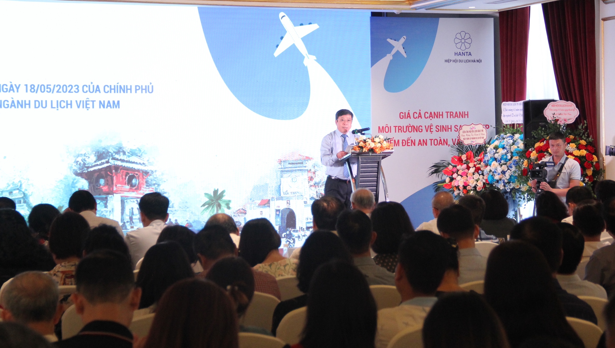 Thứ trưởng Đoàn Văn Việt: "Du lịch Việt Nam nhất định sẽ sớm phục hồi và trở lại đà tăng trưởng" - Ảnh 2.