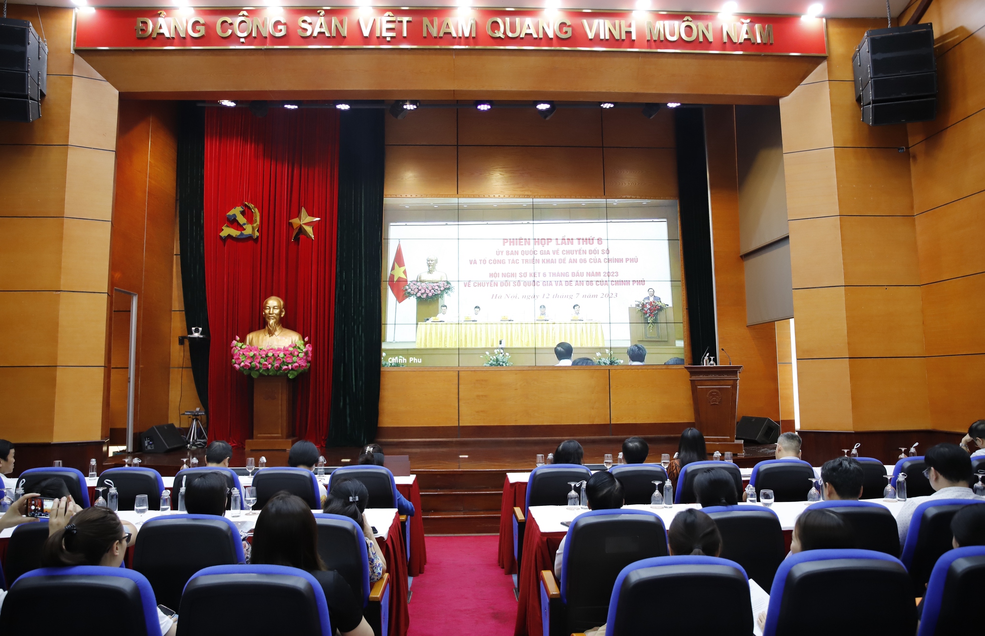 "Mục đích cuối cùng của chuyển đổi số là phục vụ con người" - Ảnh 2.