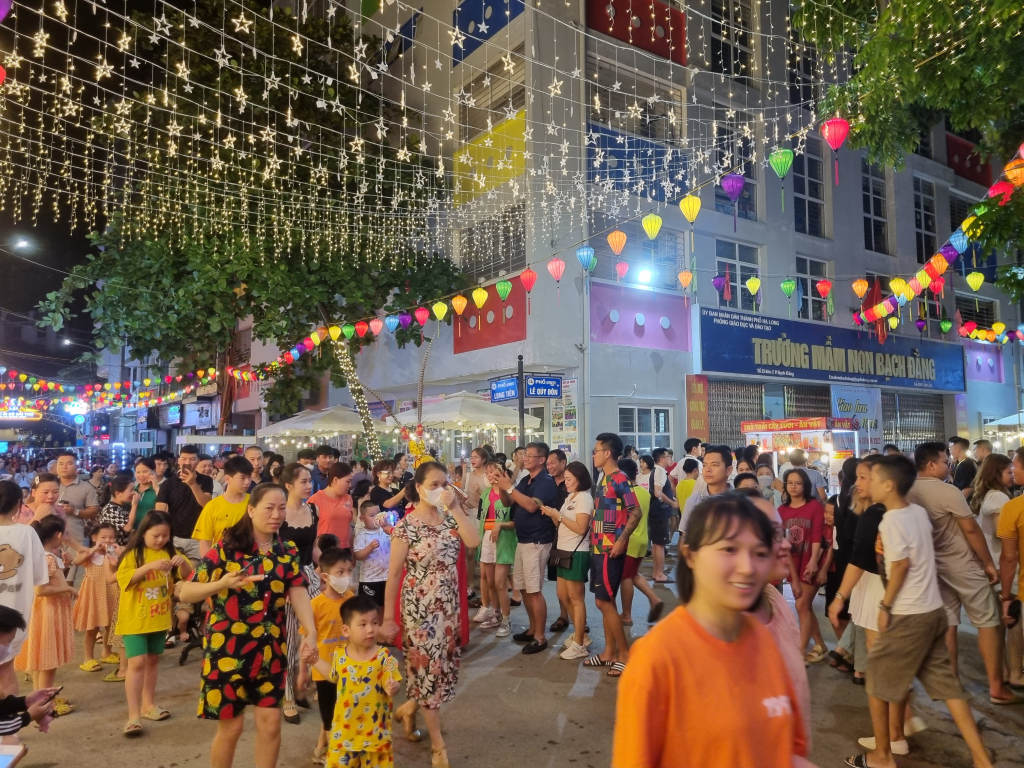 Quảng Ninh: Du lịch khởi sắc với nhiều điểm nhấn - Ảnh 3.