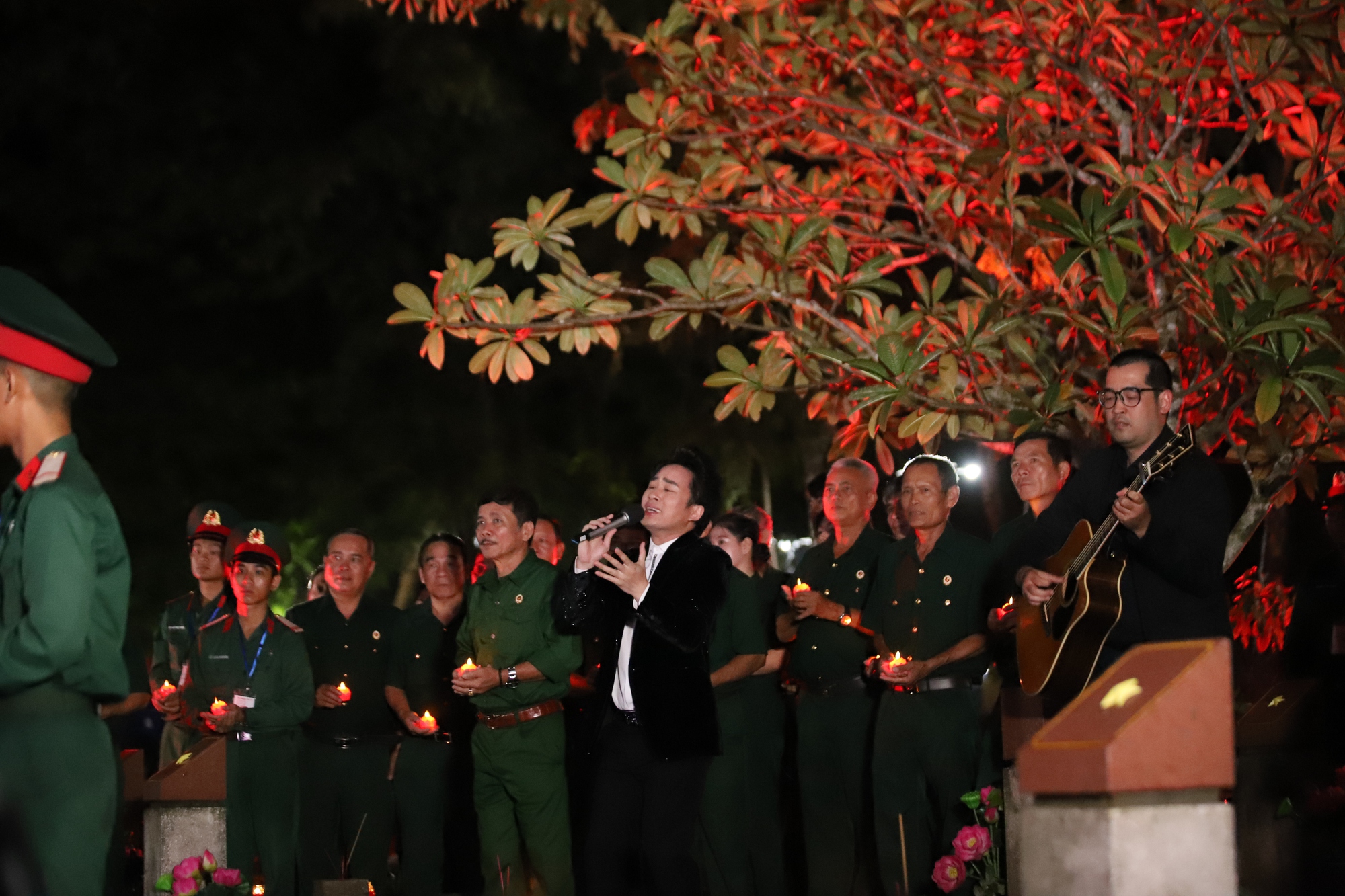 Chương trình nghệ thuật "Bản hùng ca bất diệt" để lại nhiều xúc cảm sâu lắng - Ảnh 7.