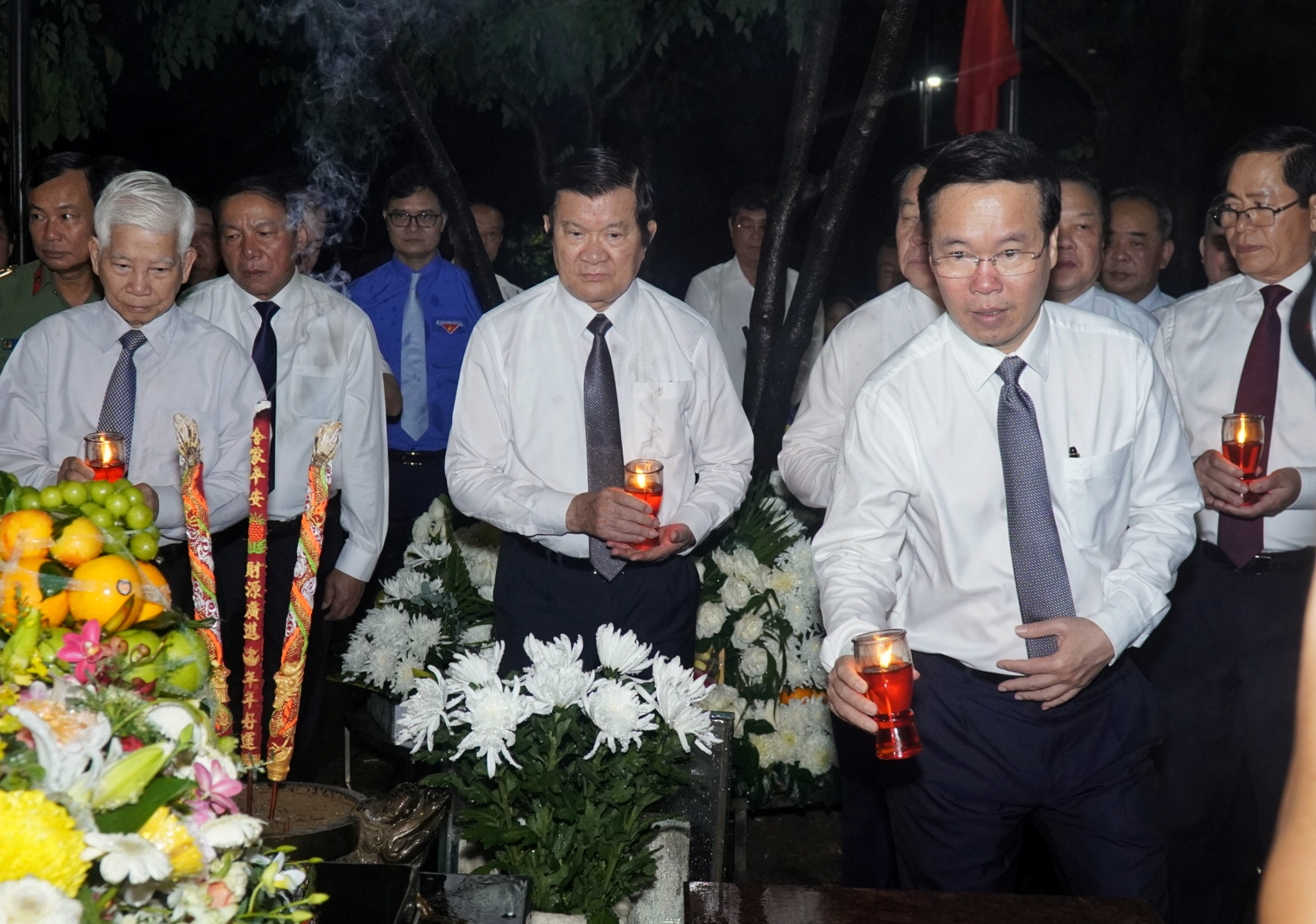 Chương trình nghệ thuật "Bản hùng ca bất diệt" để lại nhiều xúc cảm sâu lắng - Ảnh 1.