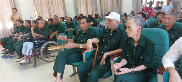 Nghệ sĩ Bộ VHTTDL biểu diễn nghệ thuật phục vụ thương, bệnh binh tại Bắc Giang - Ảnh 12.