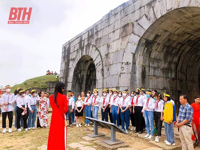 Xây dựng khu du lịch số Thành Nhà Hồ - Ảnh 1.