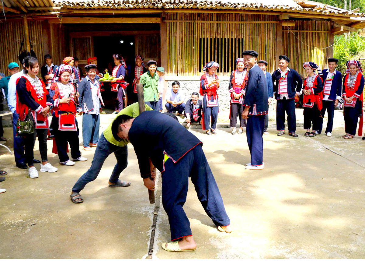 Hà Giang: Di sản văn hóa dân tộc Dao trong phát triển du lịch bền vững - Ảnh 1.
