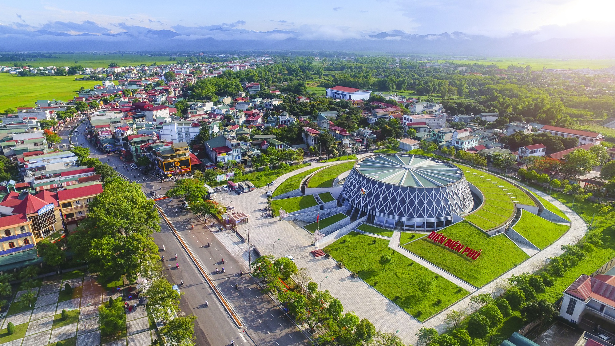 Điện Biên: Đánh thức tiềm năng du lịch - Ảnh 1.