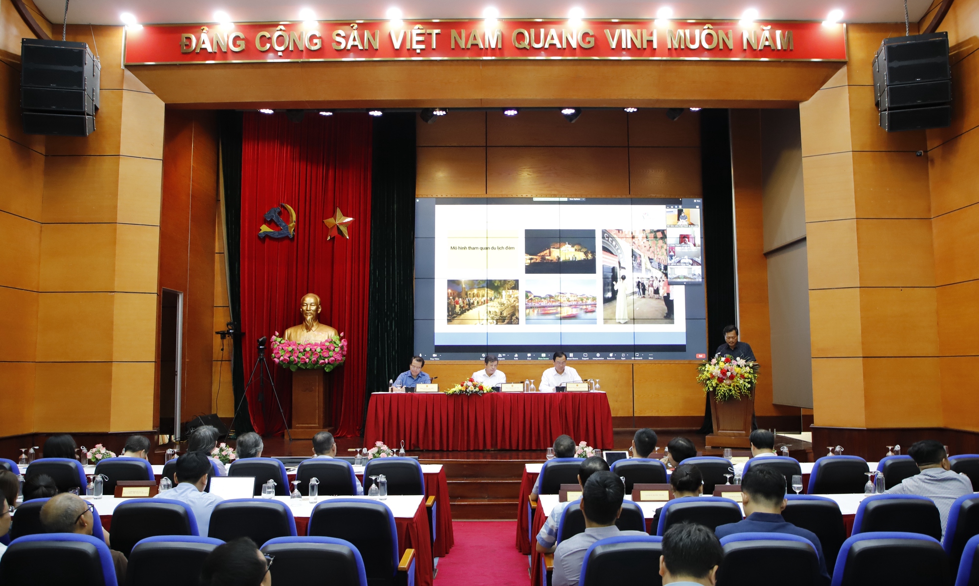 Phát triển du lịch một cách bài bản, chuyên nghiệp, có quy hoạch và định hướng lâu dài - Ảnh 1.