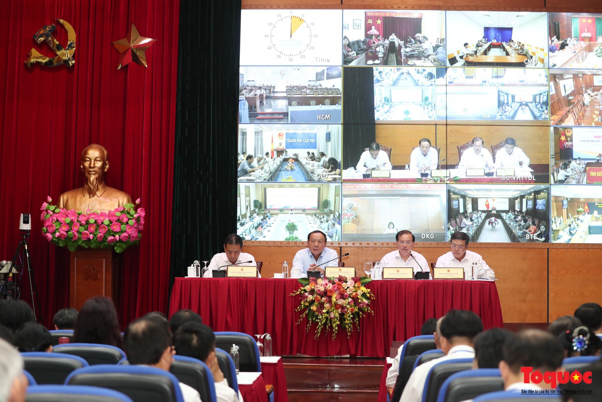 Bộ trưởng Nguyễn Văn Hùng: "Nếu khó đã chùn bước thì đó không phải là cán bộ ngành Văn hóa" - Ảnh 1.