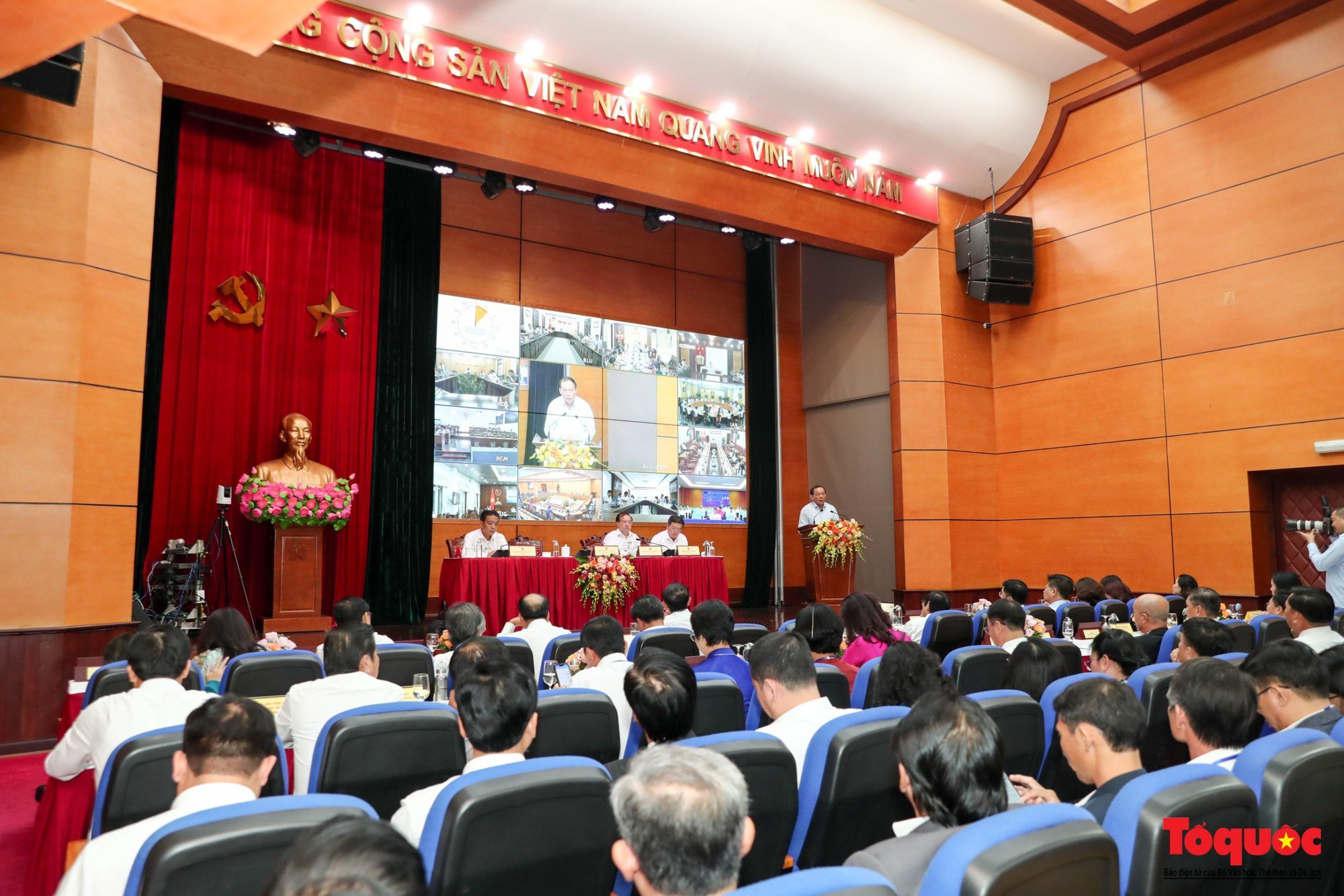 Bộ trưởng Nguyễn Văn Hùng: "Nếu khó đã chùn bước thì đó không phải là cán bộ ngành Văn hóa" - Ảnh 8.