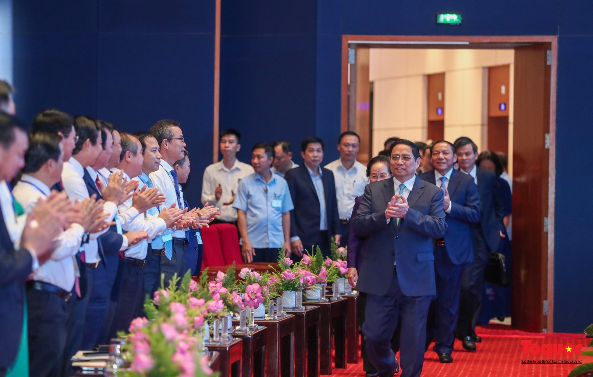 Thủ tướng: Văn hóa góp phần bảo vệ vững chắc nền tảng tư tưởng của Đảng, truyền cảm hứng, cổ vũ, lan tỏa các giá trị cao đẹp  - Ảnh 1.