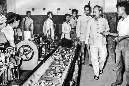 Vận dụng tư tưởng Hồ Chí Minh trong xây dựng nhà nước kiến tạo, phục vụ hiện nay  - Ảnh 1.
