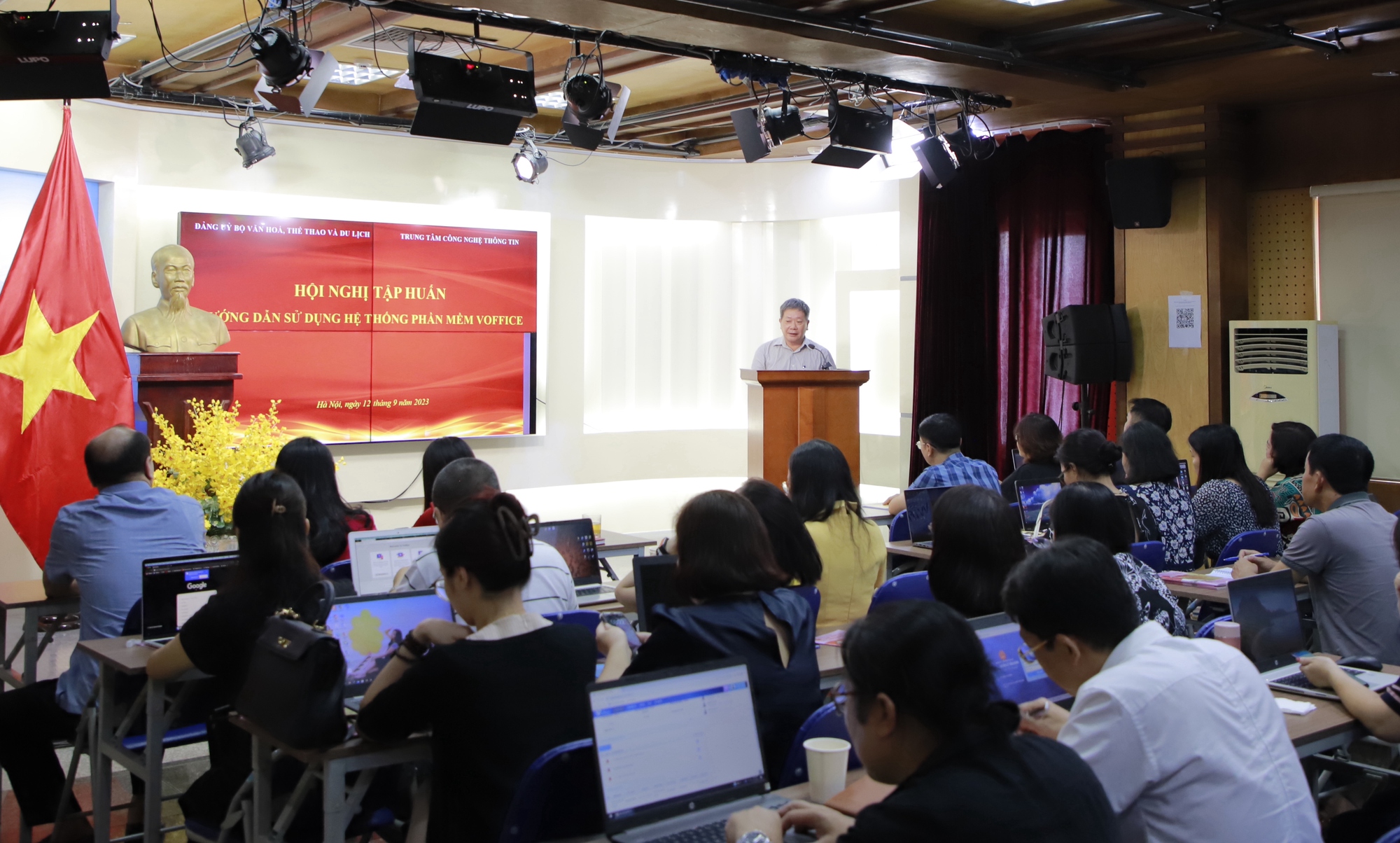 Đảng ủy Bộ VHTTDL tập huấn hướng dẫn sử dụng hệ thống phần mềm VOffice - Ảnh 1.