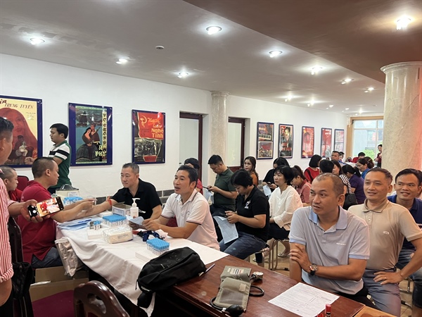 Công đoàn Bộ VHTTDL: Ngày hội hiến máu tình nguyện - Ảnh 1.