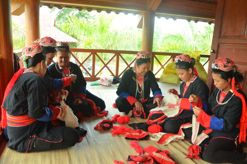 Quảng Ninh: Nâng cao hiệu quả thiết chế văn hóa cơ sở - Ảnh 2.