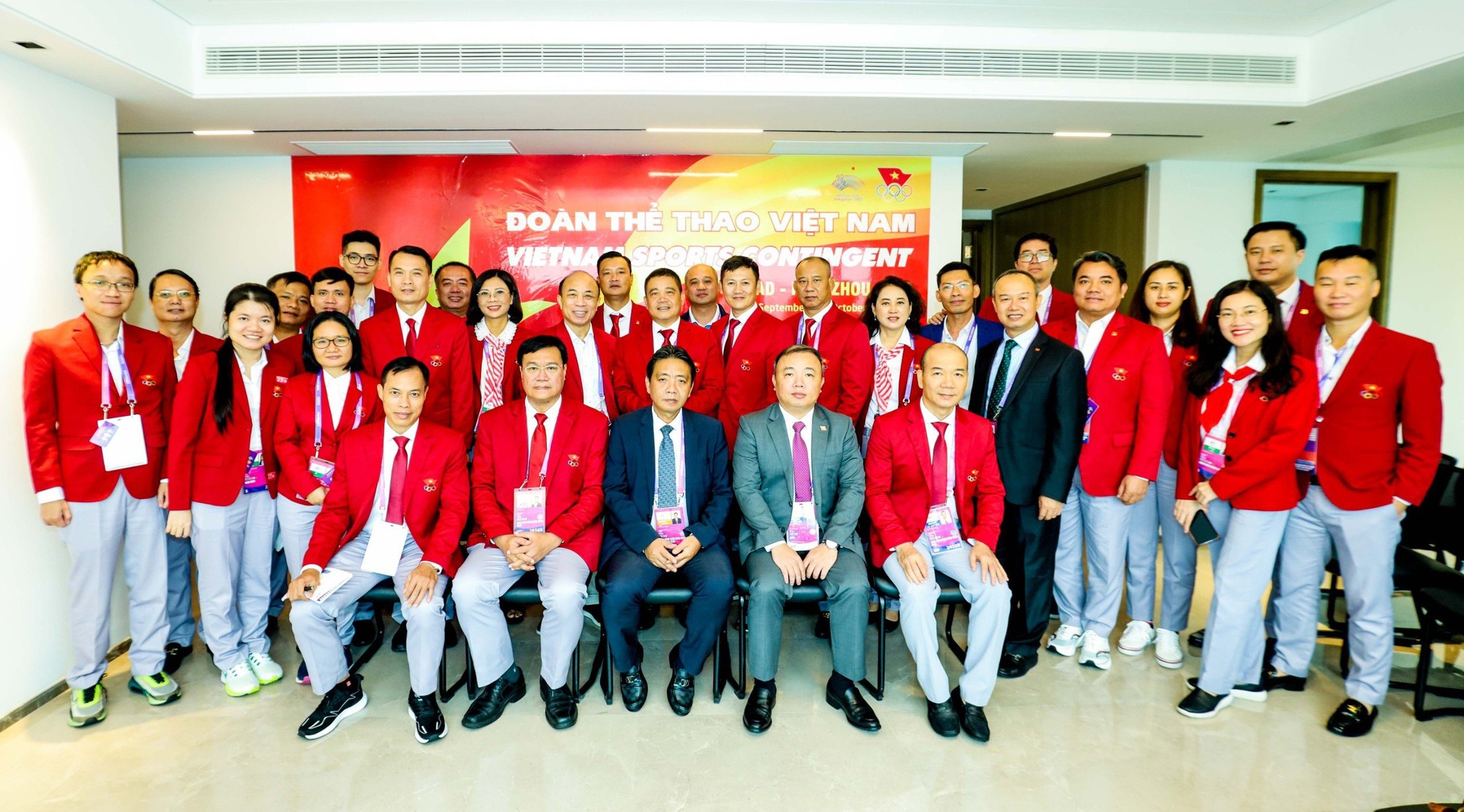 Thứ trưởng Hoàng Đạo Cương: "Mỗi VĐV hãy nhận thức được rõ niềm vinh dự, tự hào và trách nhiệm của mình để nỗ lực cao nhất" - Ảnh 2.