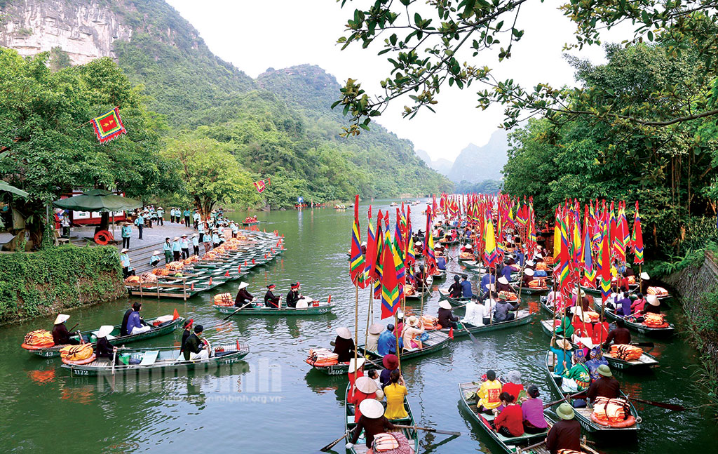 Ngành Du lịch Ninh Bình nỗ lực cao nhất để vượt chỉ tiêu được giao - Ảnh 1.