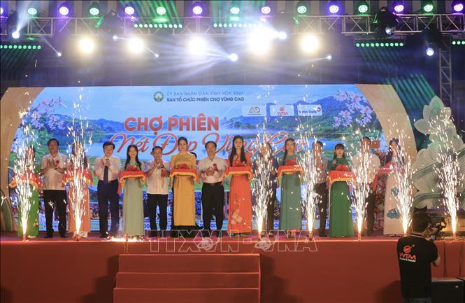 Hòa Bình: Khai mạc 'Chợ phiên - nét đẹp vùng cao' - Ảnh 1.