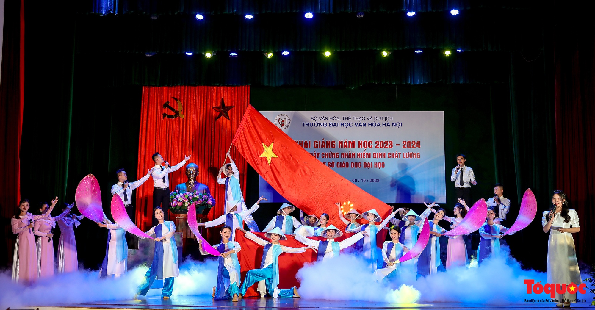 Gần 1.600 tân sinh viên ĐH Văn Hóa đón khai giảng - Ảnh 16.