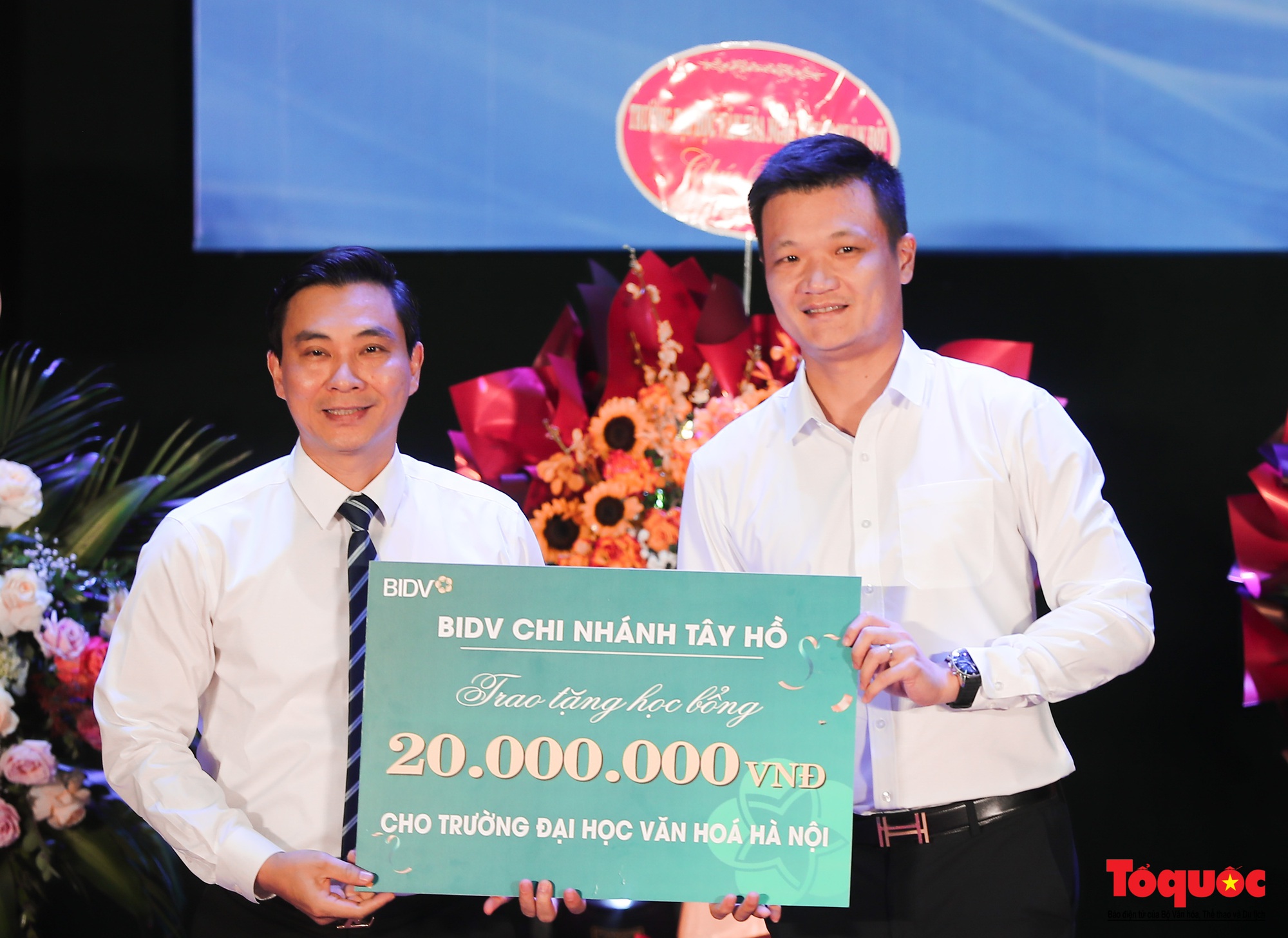 Gần 1.600 tân sinh viên ĐH Văn Hóa đón khai giảng - Ảnh 10.